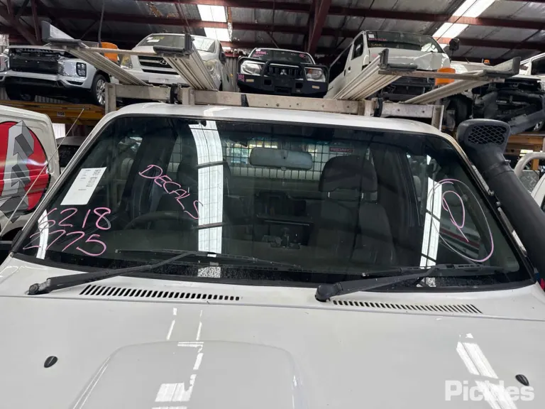 2014 Nissan Patrol Damaged VIN JN1UETY61A0600517 – photo 34 2014 Nissan Patrol Damaged VIN JN1UETY61A0600517 – photo 34