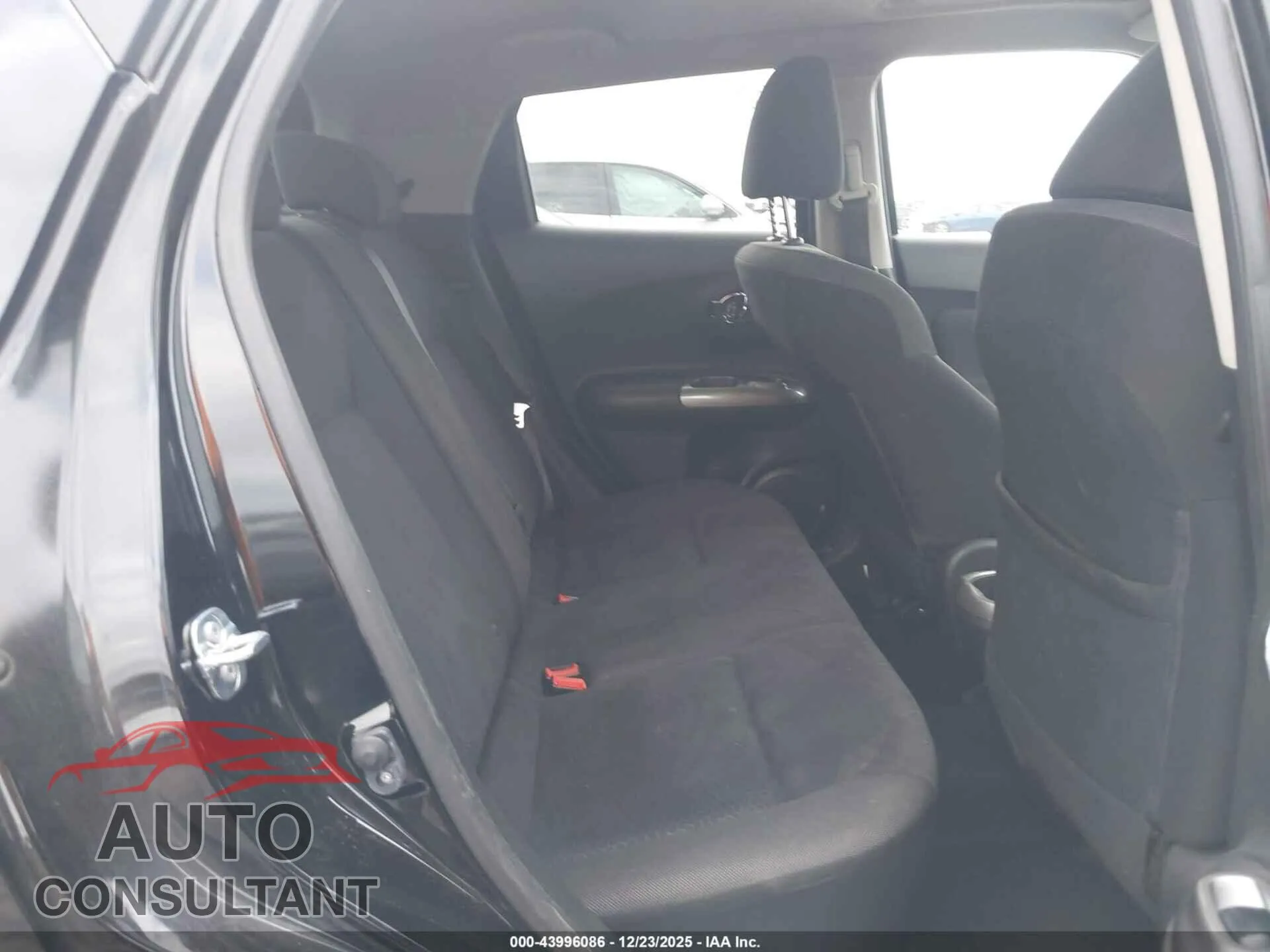 2016 NISSAN JUKE Damaged VIN JN8AF5MR8GT607706 – undercarriage