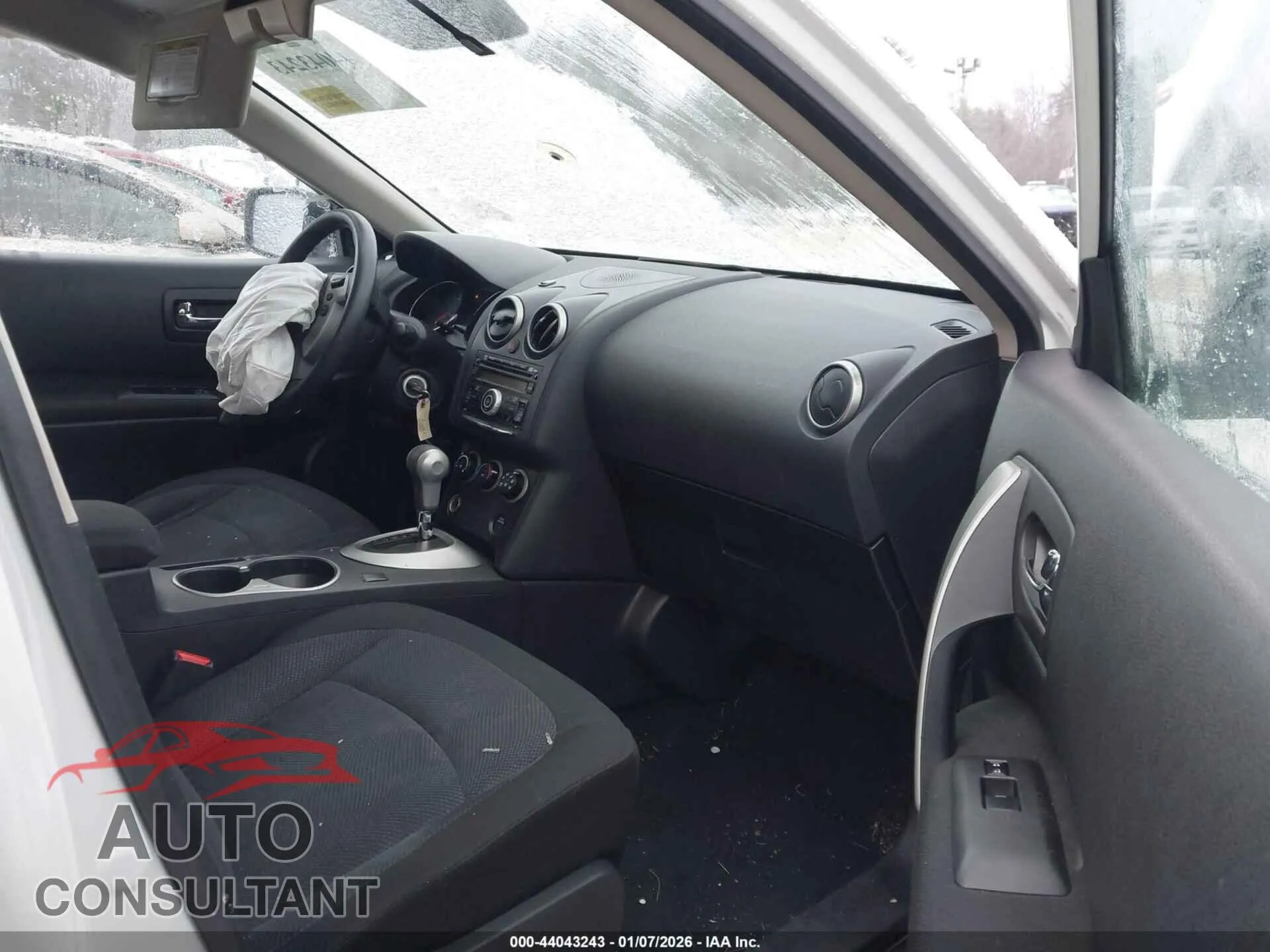 2013 NISSAN ROGUE Damaged VIN JN8AS5MV0DW637804 – interior seats 2013 NISSAN ROGUE Damaged VIN JN8AS5MV0DW637804 – interior seats