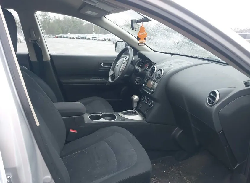 2015 NISSAN Rogue Used VIN JN8AS5MV2FW770289 – trunk area