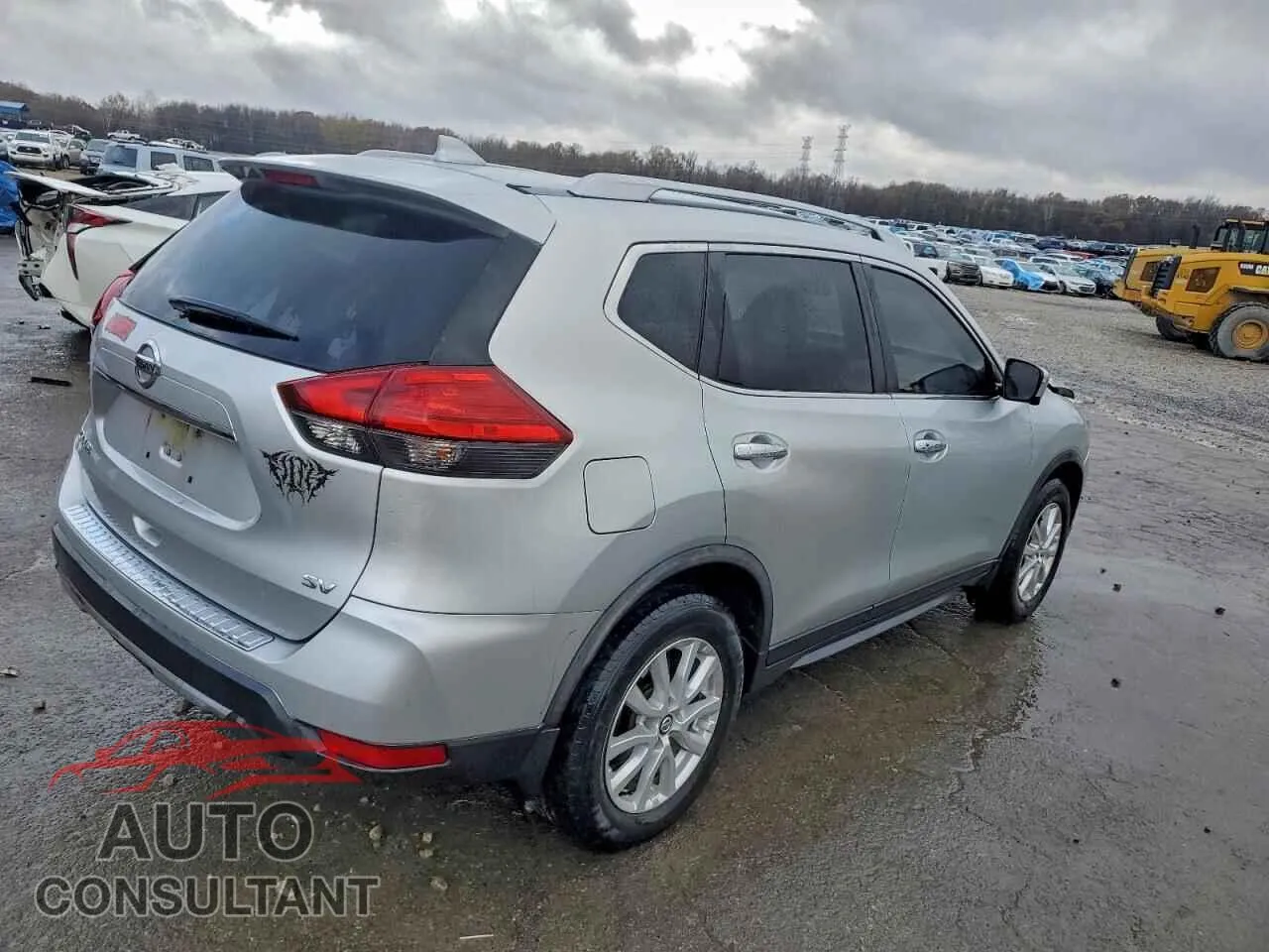 2017 NISSAN ROGUE Damaged VIN JN8AT2MT4HW404752 – side profile
