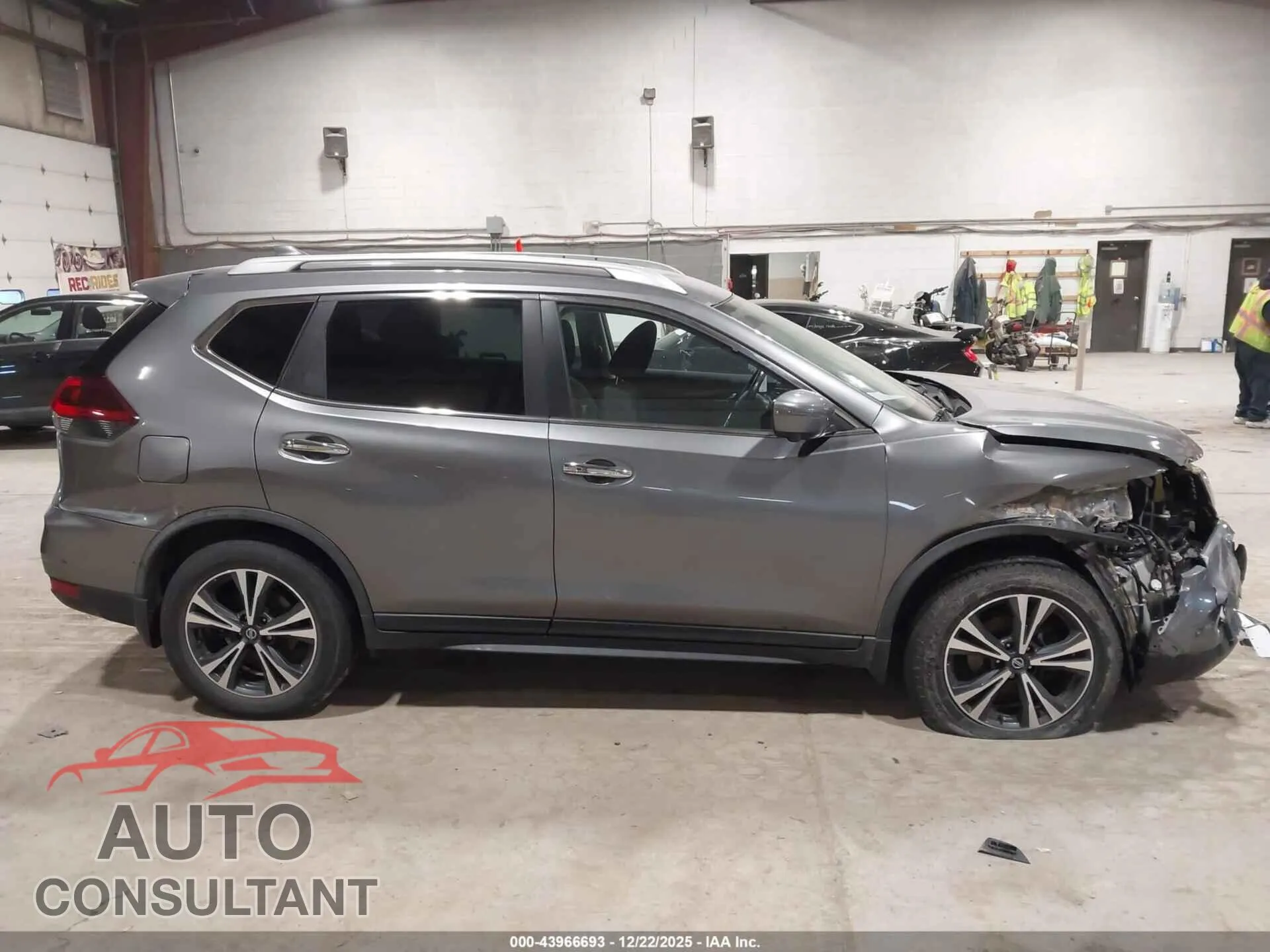2020 NISSAN ROGUE Damaged VIN JN8AT2MV1LW116715 – photo 13 2020 NISSAN ROGUE Damaged VIN JN8AT2MV1LW116715 – photo 13