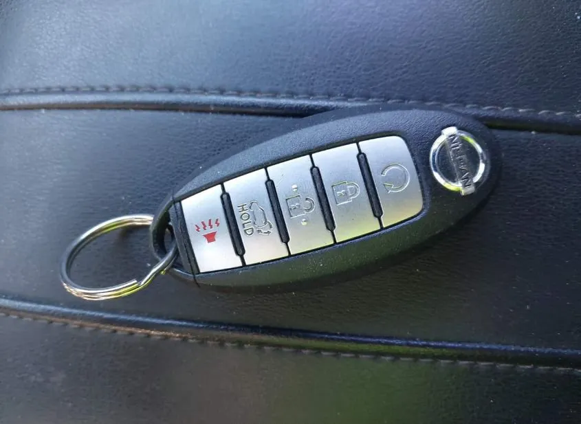 2018 NISSAN ROGUE Used VIN JN8AT2MV3JW354028 – trunk area
