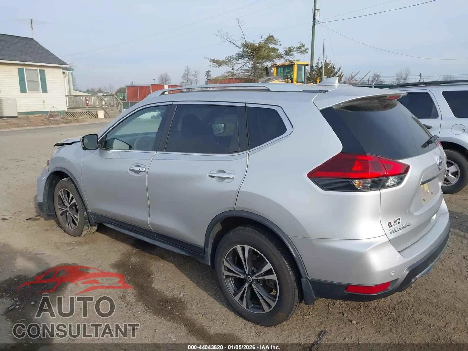 2019 NISSAN ROGUE Damaged VIN JN8AT2MV5KW388411 – side profile 2019 NISSAN ROGUE Damaged VIN JN8AT2MV5KW388411 – side profile
