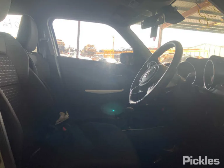2020 Suzuki Swift Damaged VIN JSAAZC13S00304883 – odometer reading