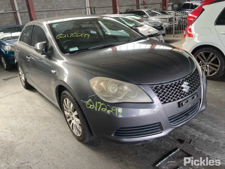 2012 Suzuki Kizashi Damaged VIN JSAFRE91S00122779 – interior seats