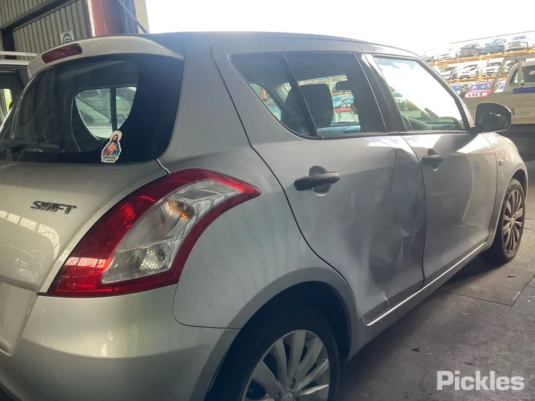 2013 Suzuki Swift Used VIN JSAFZC82S00136301 – photo 27