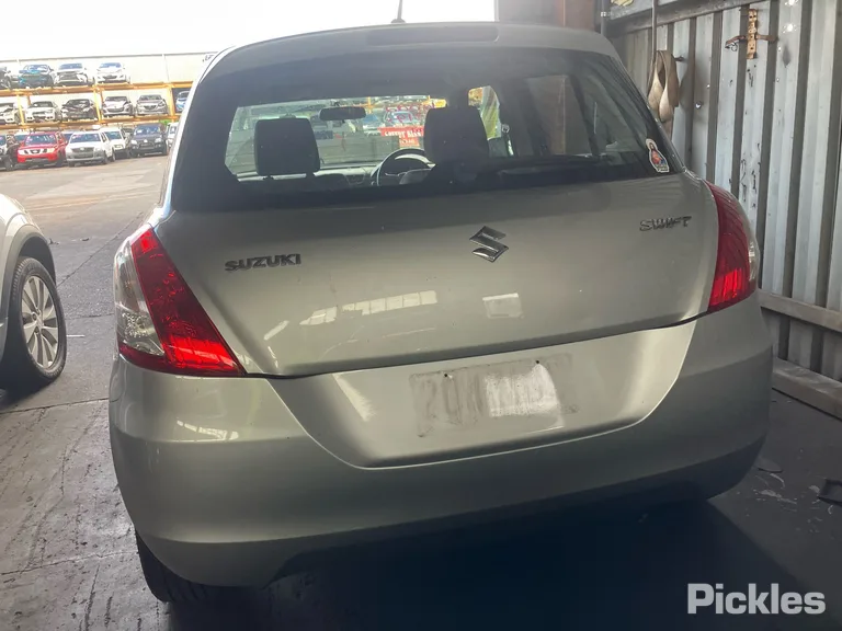 2013 Suzuki Swift Used VIN JSAFZC82S00136301 – photo 30