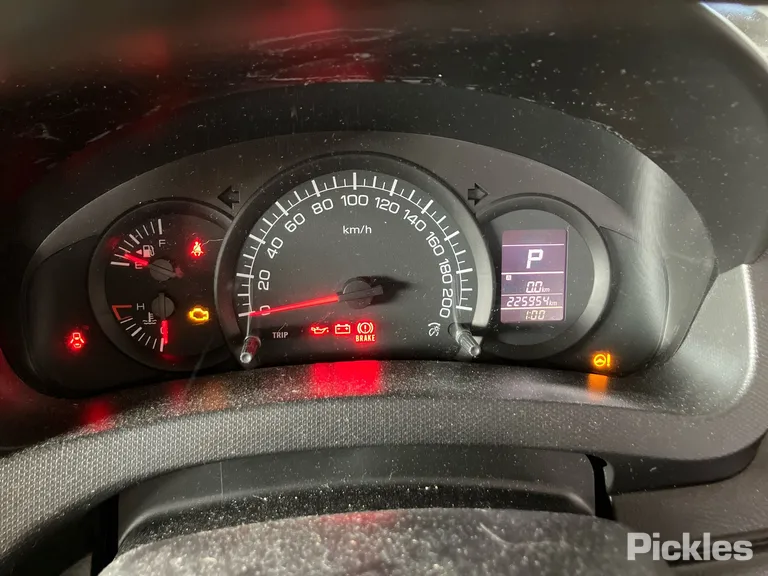 2013 Suzuki Swift Used VIN JSAFZC82S00138077 – side profile