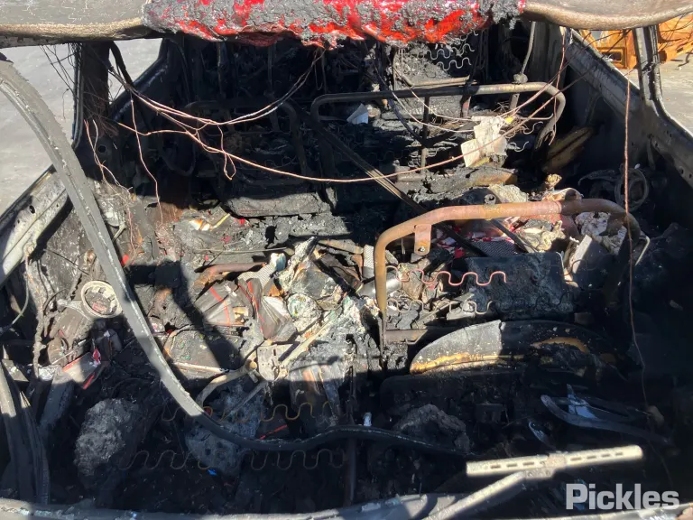 1996 Toyota Tarago Damaged VIN JT711AC1100116094 – rear exterior