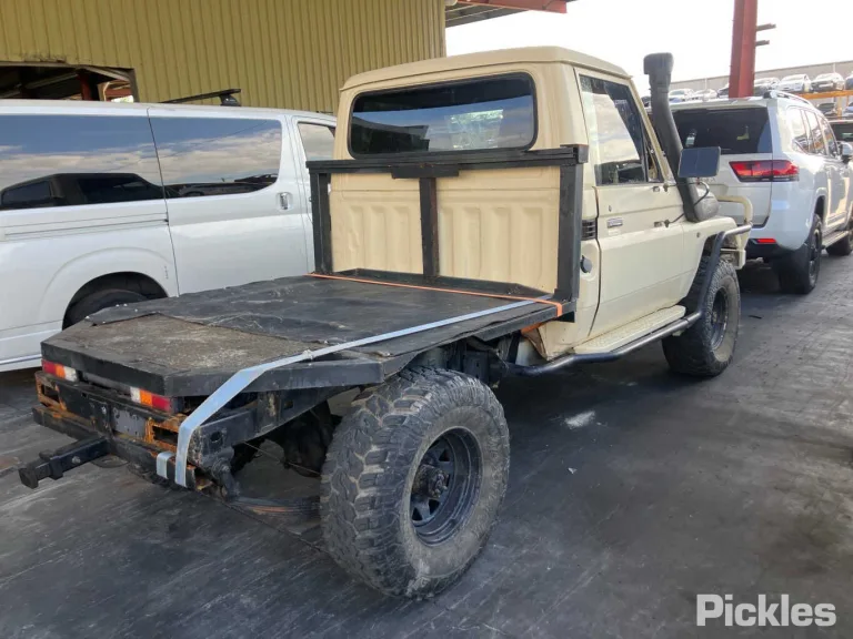 1994 Toyota Landcruiser Damaged VIN JT731PJ7508526442 – side profile