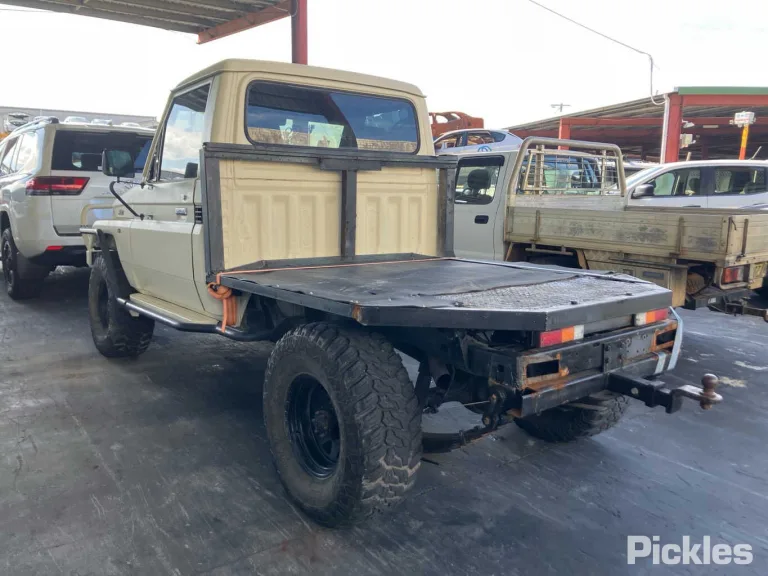 1994 Toyota Landcruiser Damaged VIN JT731PJ7508526442 – dashboard
