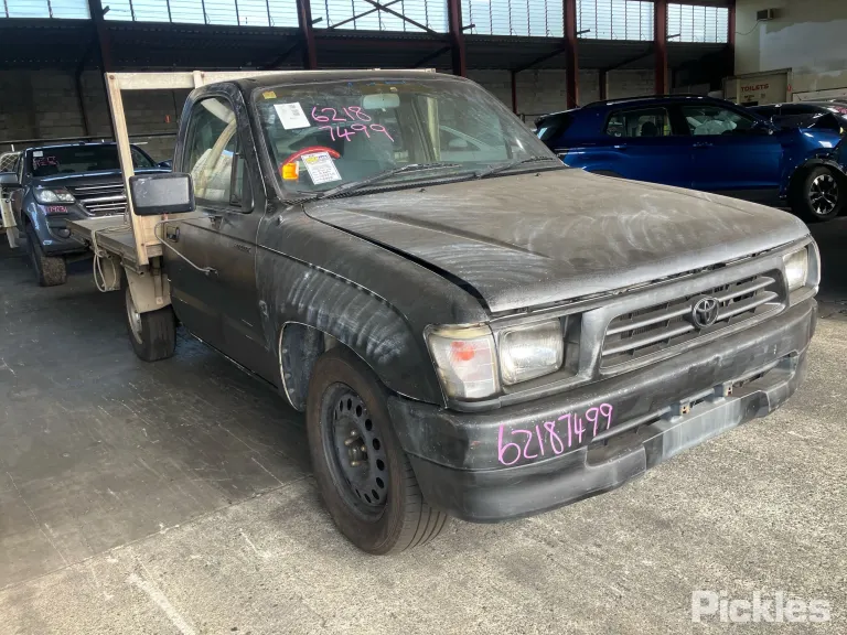 1998 Toyota Hilux Damaged VIN JT731UNE700005678 – photo 11