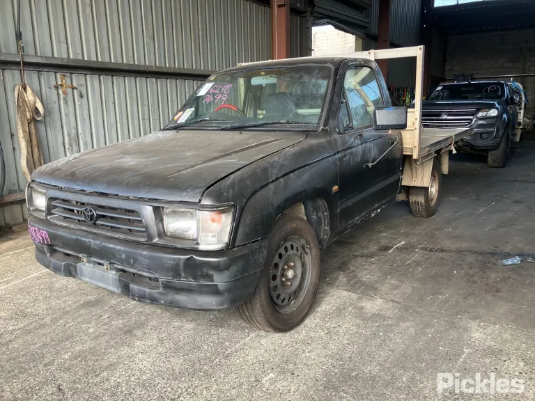 1998 Toyota Hilux Damaged VIN JT731UNE700005678 – photo 19