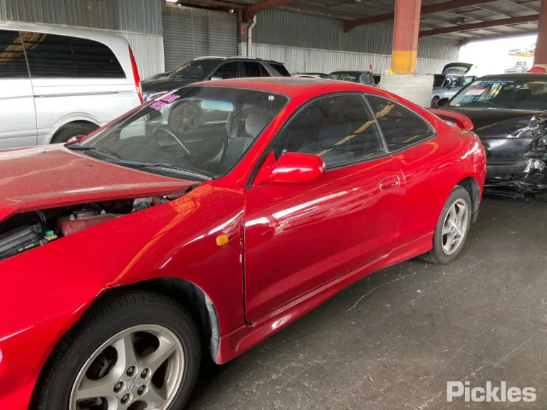 1999 Toyota Celica Damaged VIN JT764STL400054787 – exterior detail