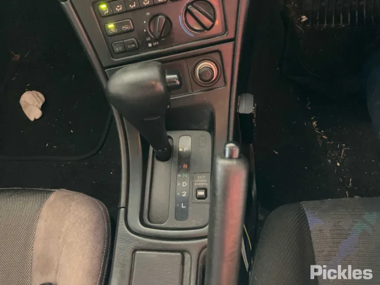 1999 Toyota Celica Damaged VIN JT764STL400054787 – odometer reading