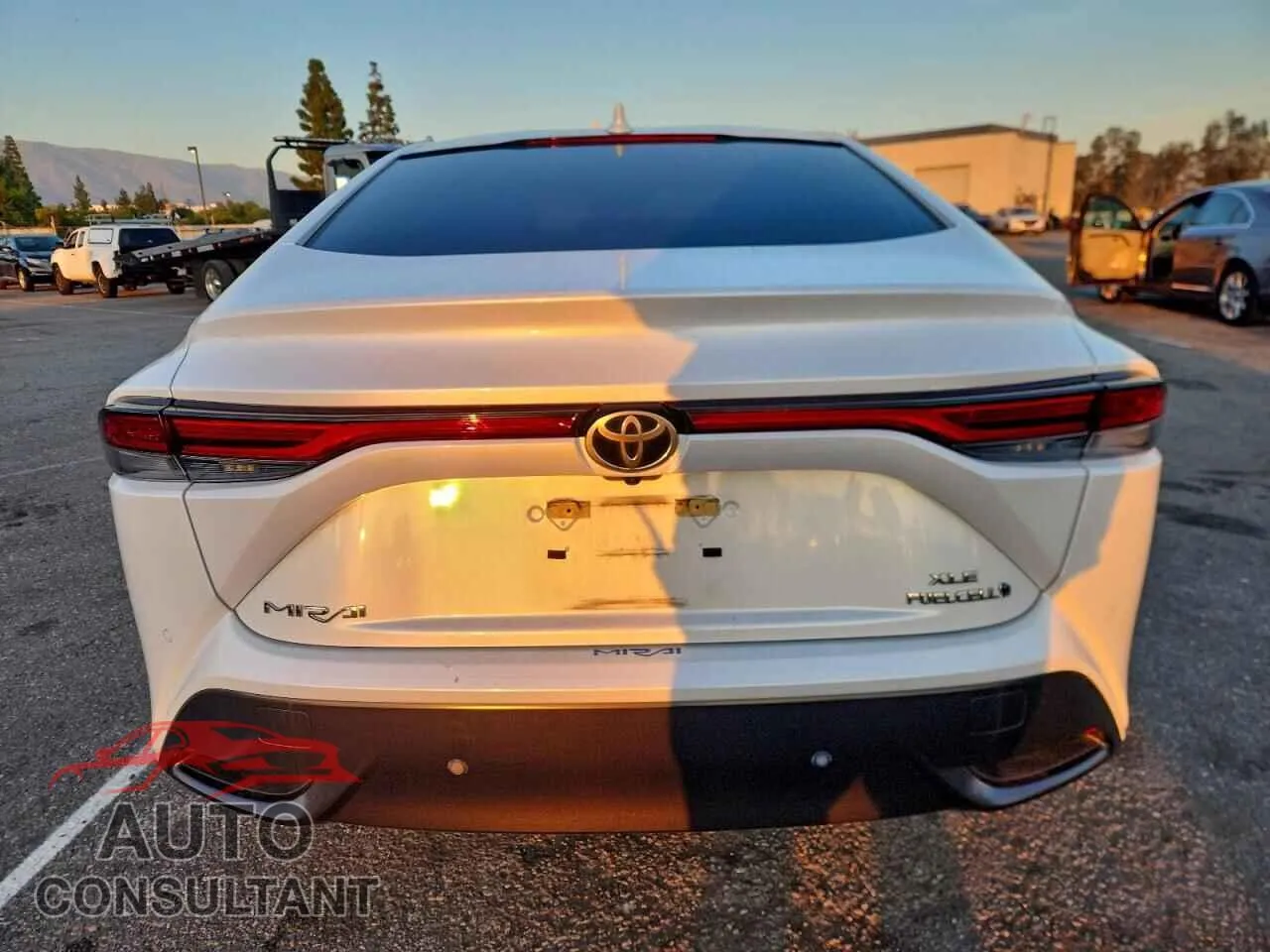 2023 TOYOTA MIRAI Damaged VIN JTDAAAAA2PA008586 – engine bay 2023 TOYOTA MIRAI Damaged VIN JTDAAAAA2PA008586 – engine bay