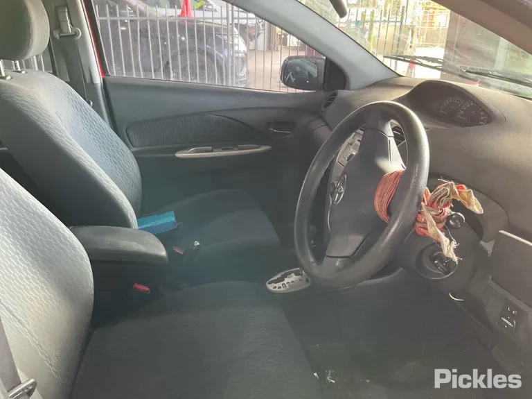 2008 Toyota Yaris - VIN JTDBT923401311856 2008 Toyota Yaris VIN JTDBT923401311856