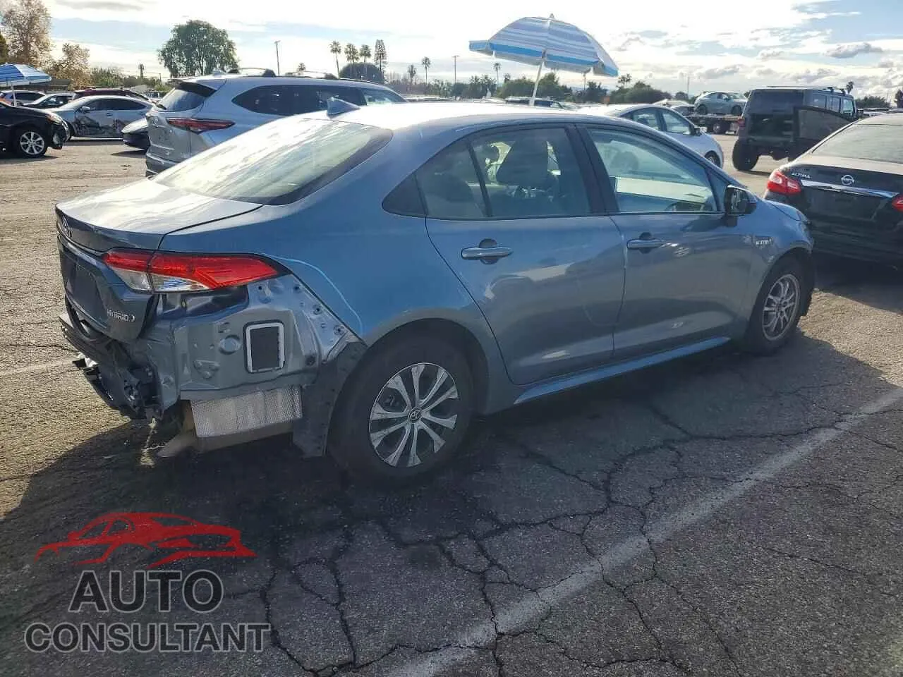 2020 TOYOTA COROLLA Damaged VIN JTDEBRBEXLJ005198 – side profile