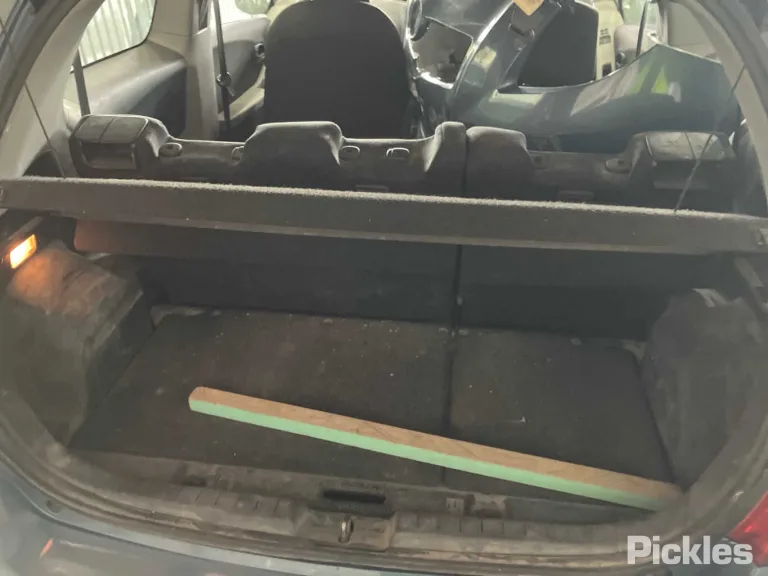 2007 Toyota Yaris Damaged VIN JTDJW923505067601 – exterior detail