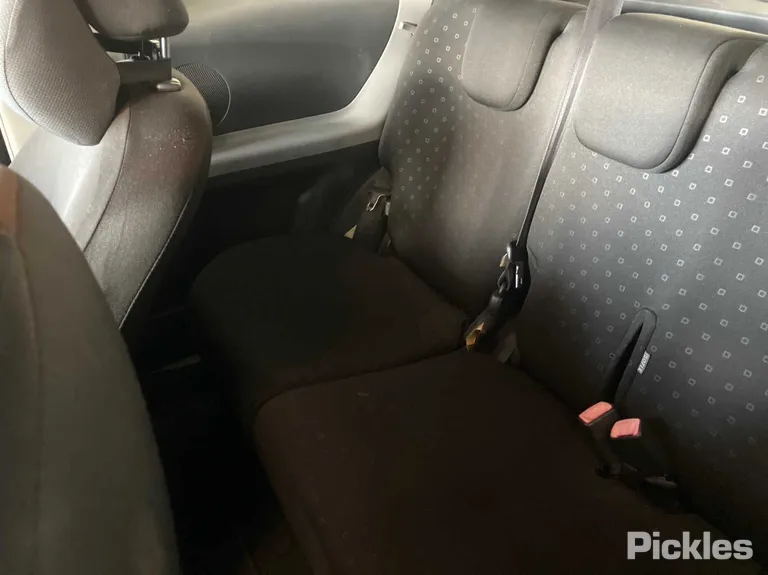 2006 Toyota Yaris Used VIN JTDJW923705033708 – photo 16 2006 Toyota Yaris Used VIN JTDJW923705033708 – photo 16