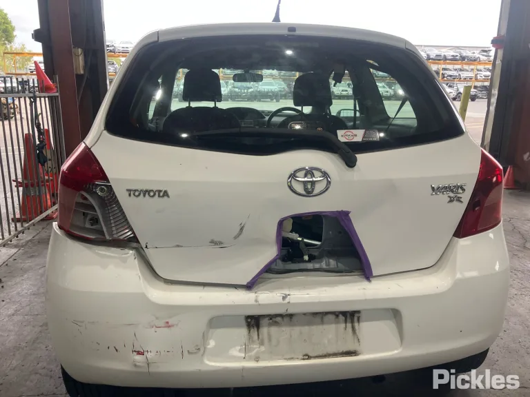 2007 Toyota Yaris Damaged VIN JTDJW923705069818 – exterior detail