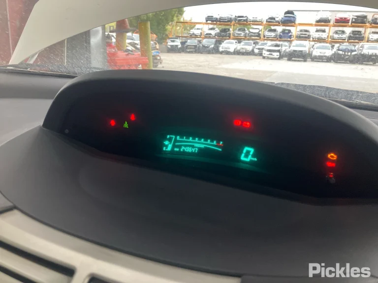 2007 Toyota Yaris Damaged VIN JTDJW923705069818 – photo 12