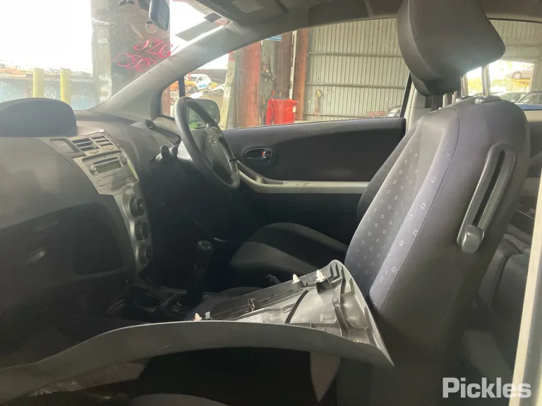 2007 Toyota Yaris Damaged VIN JTDJW923705069818 – photo 18