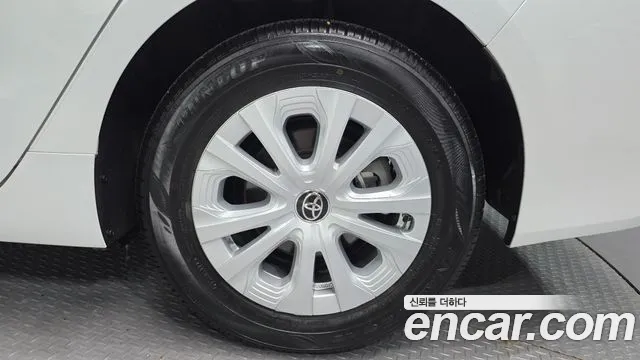 2022 Toyota Prius 4th Gen 1.8 Sold VIN JTDKAMFU1N3178187 – undercarriage 2022 Toyota Prius 4th Gen 1.8 Sold VIN JTDKAMFU1N3178187 – undercarriage