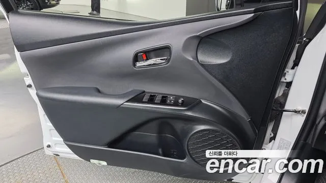 2022 Toyota Prius 4th Gen 1.8 Sold VIN JTDKAMFU1N3178187 – trunk area 2022 Toyota Prius 4th Gen 1.8 Sold VIN JTDKAMFU1N3178187 – trunk area