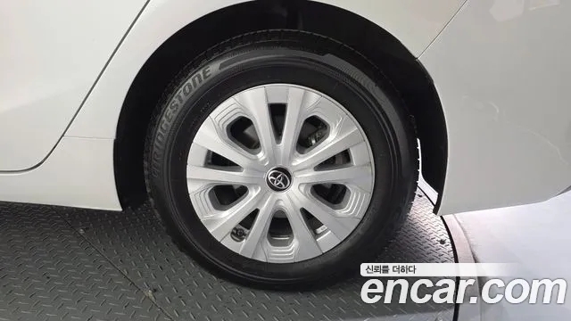 2022 Toyota Prius 4th Gen 1.8 VIN JTDKAMFU8N3171589
