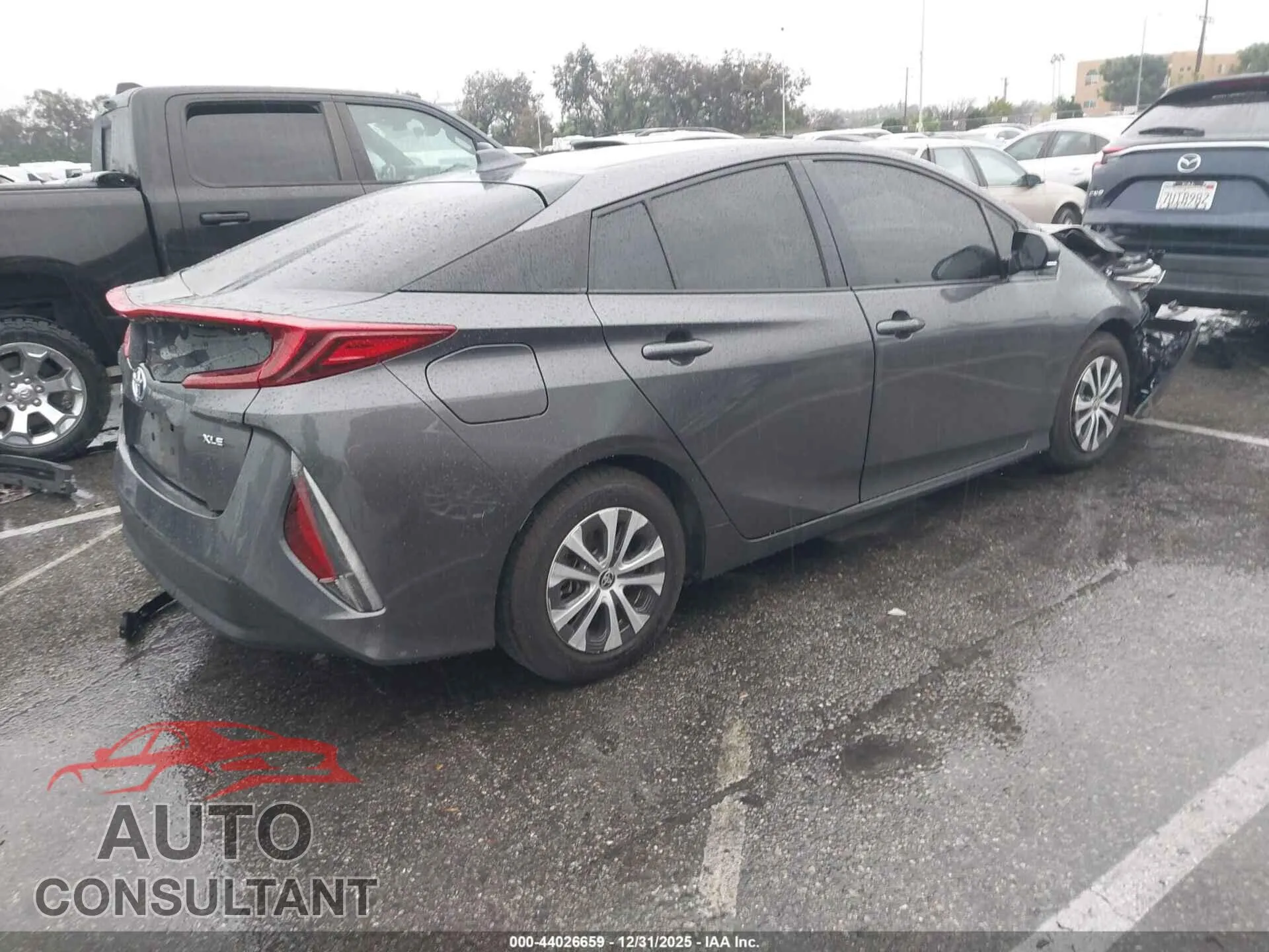 2020 TOYOTA PRIUS PRIME Damaged VIN JTDKARFP2L3154128 – dashboard
