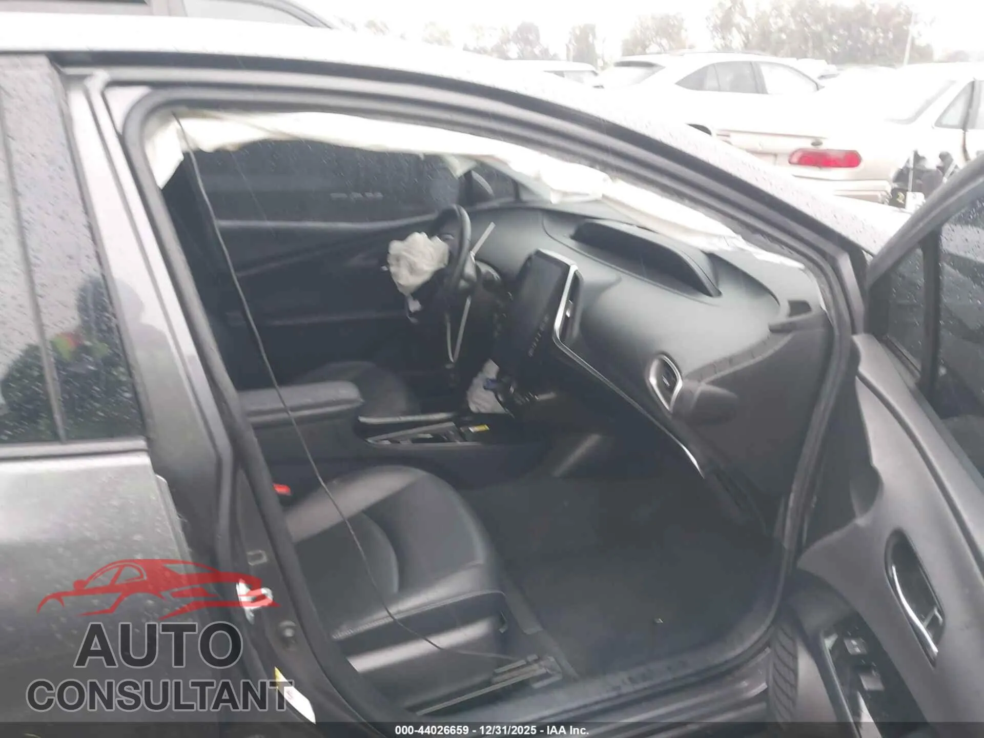 2020 TOYOTA PRIUS PRIME Damaged VIN JTDKARFP2L3154128 – interior seats