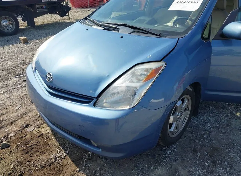 2005 TOYOTA Prius Used VIN JTDKB20U550125164 – side profile