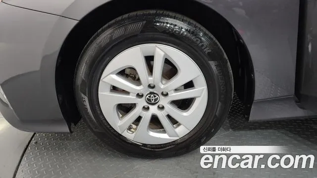 2017 Toyota Prius 4th Gen 1.8 E Sold VIN JTDKBRFU3H3555228 – photo 16 2017 Toyota Prius 4th Gen 1.8 E Sold VIN JTDKBRFU3H3555228 – photo 16