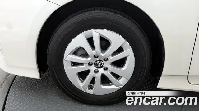 2017 Toyota Prius 4th Gen 1.8 E Sold VIN JTDKBRFU3H3563541 – photo 16