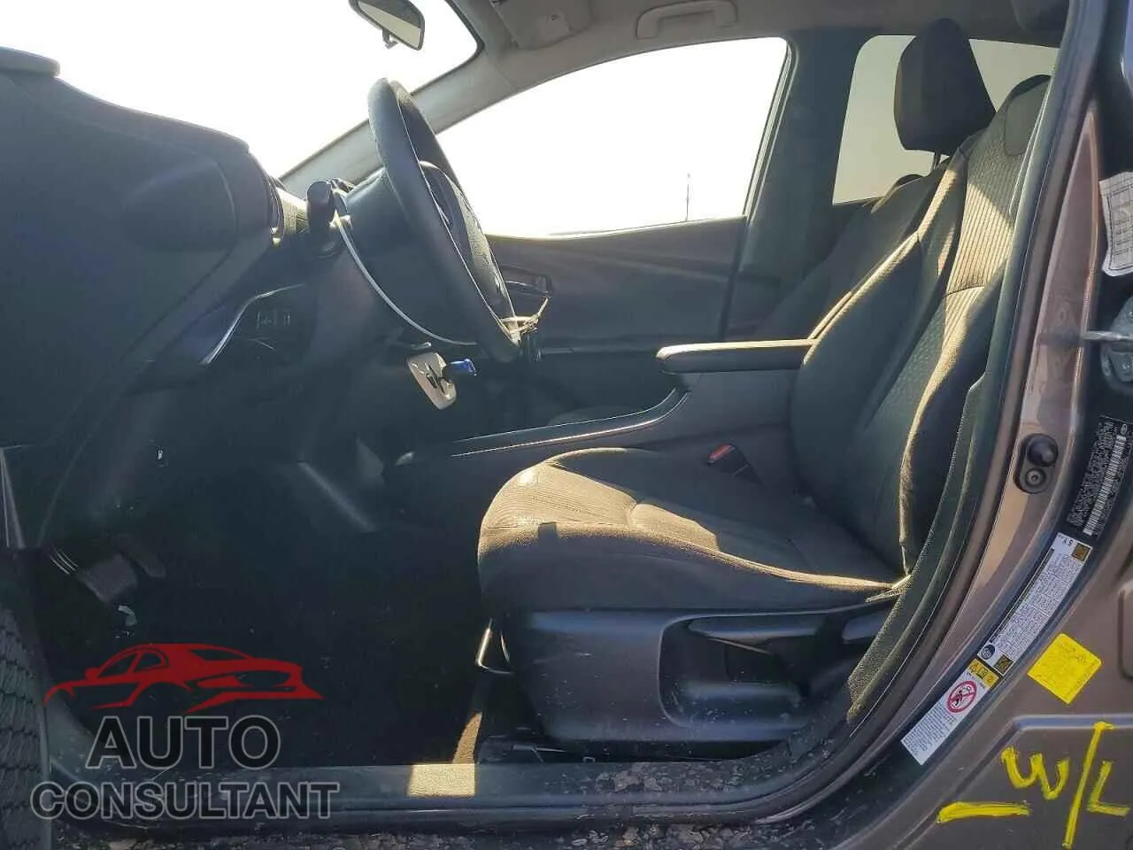 2016 TOYOTA PRIUS Damaged VIN JTDKBRFU4G3524147 – exterior detail