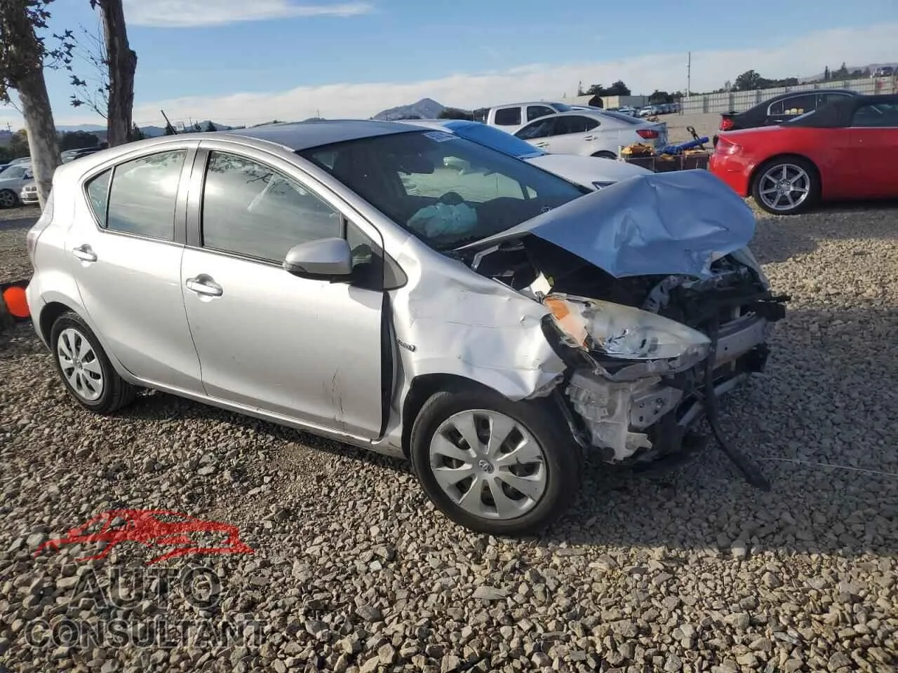 2013 TOYOTA PRIUS Damaged VIN JTDKDTB30D1551308 – dashboard