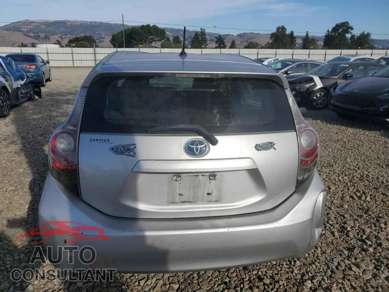2013 TOYOTA PRIUS Damaged VIN JTDKDTB30D1551308 – engine bay