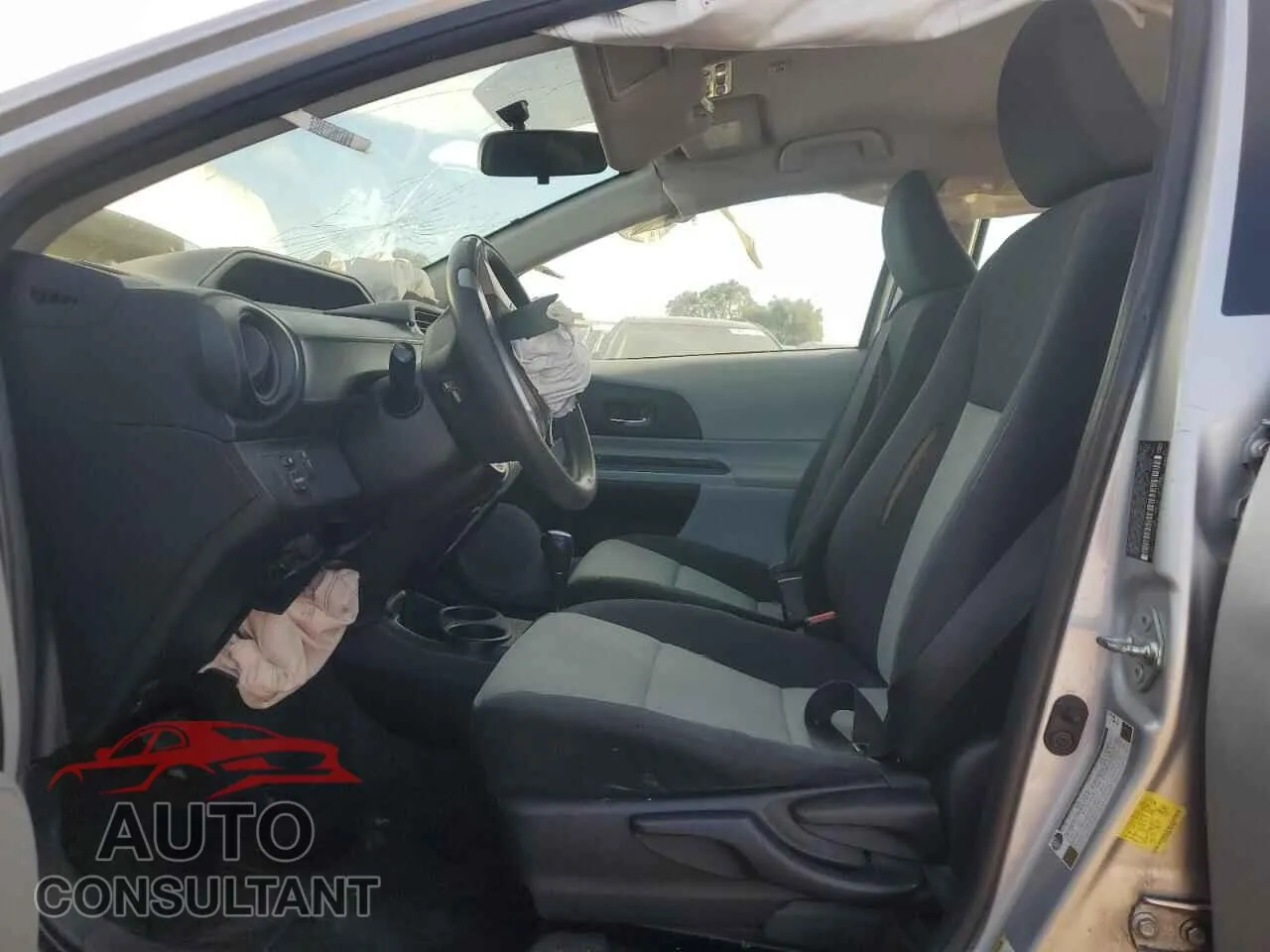 2013 TOYOTA PRIUS Damaged VIN JTDKDTB30D1551308 – exterior detail
