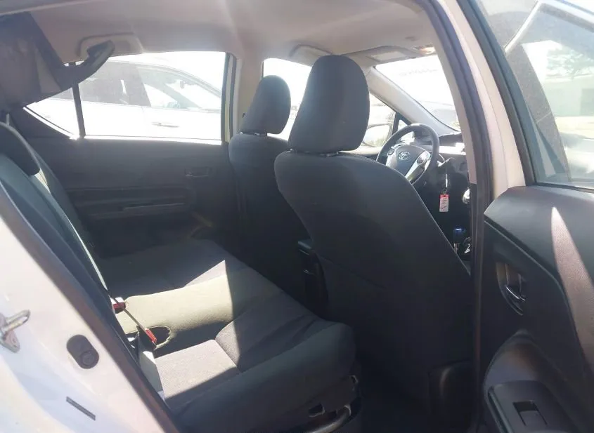 2016 TOYOTA Prius C Used VIN JTDKDTB30G1121928 – photo 13