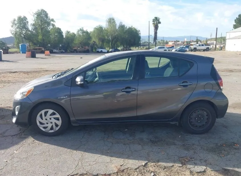 2015 TOYOTA Prius C Used VIN JTDKDTB33F1101168 – photo 15 2015 TOYOTA Prius C Used VIN JTDKDTB33F1101168 – photo 15