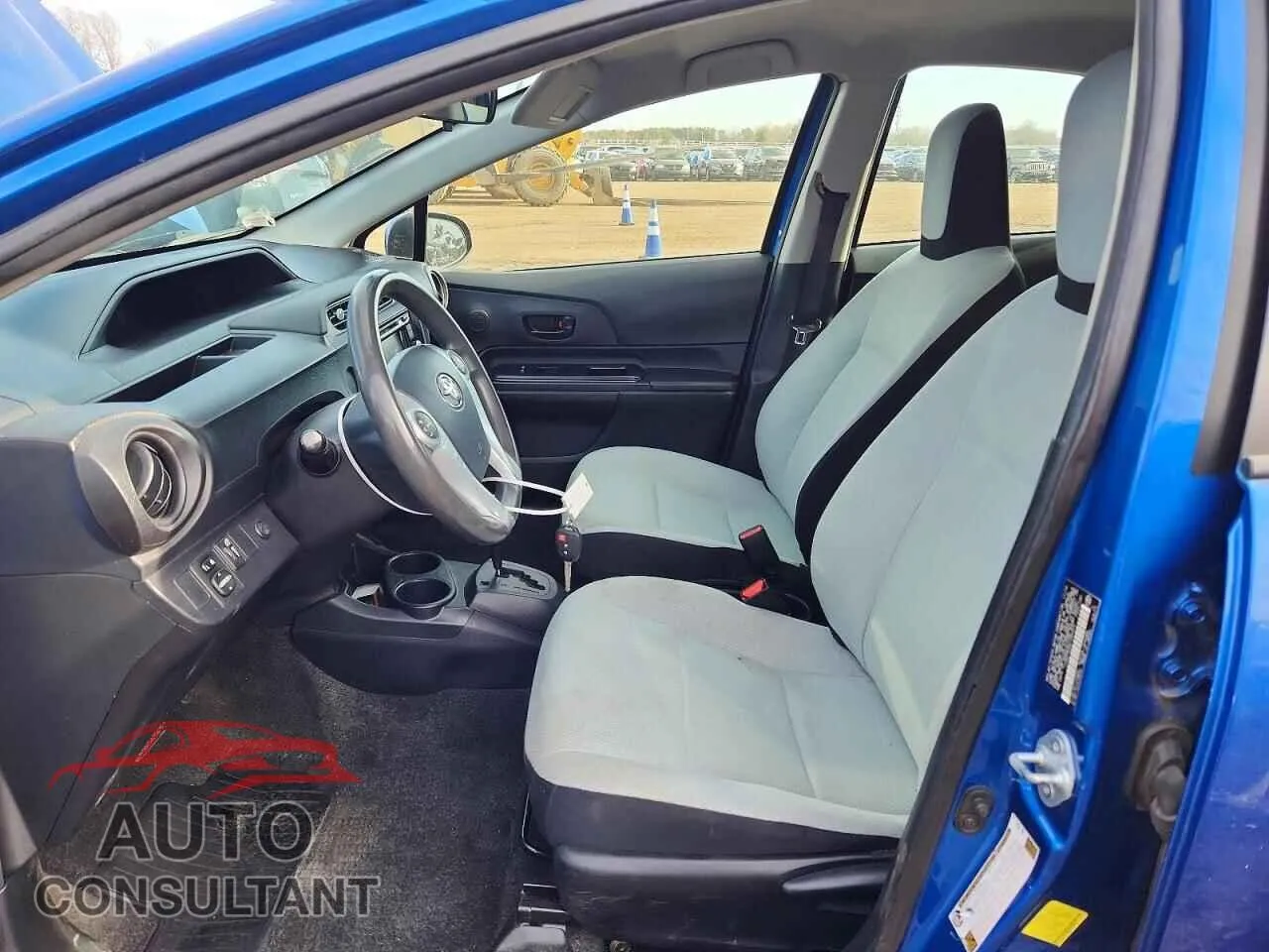 2016 TOYOTA PRIUS Damaged VIN JTDKDTB35G1589315 – exterior detail