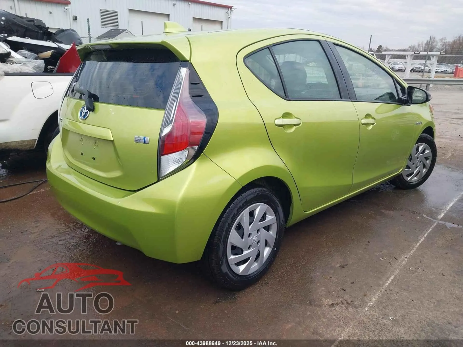 2015 TOYOTA PRIUS C Damaged VIN JTDKDTB37F1103649 – dashboard