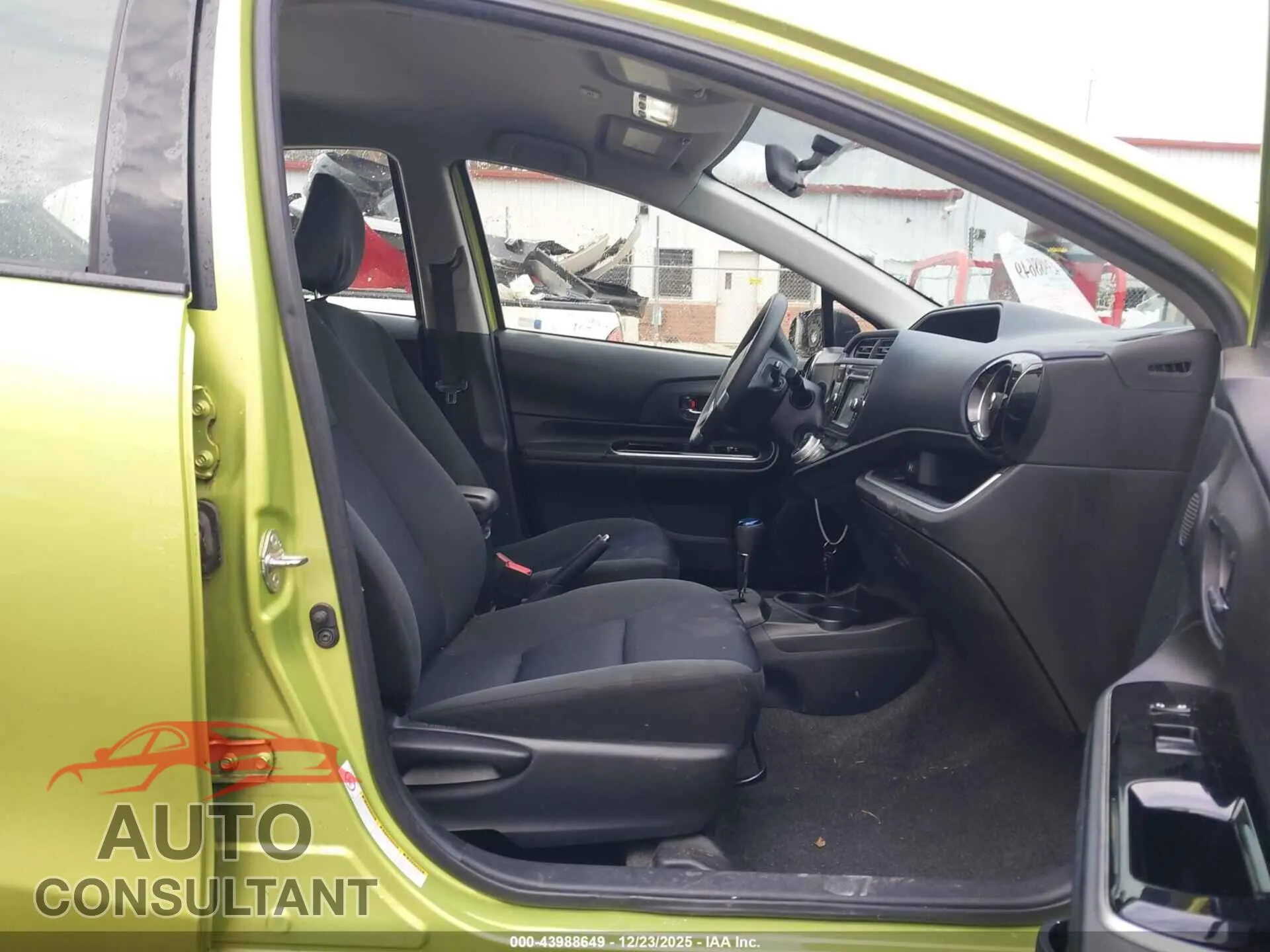 2015 TOYOTA PRIUS C Damaged VIN JTDKDTB37F1103649 – interior seats