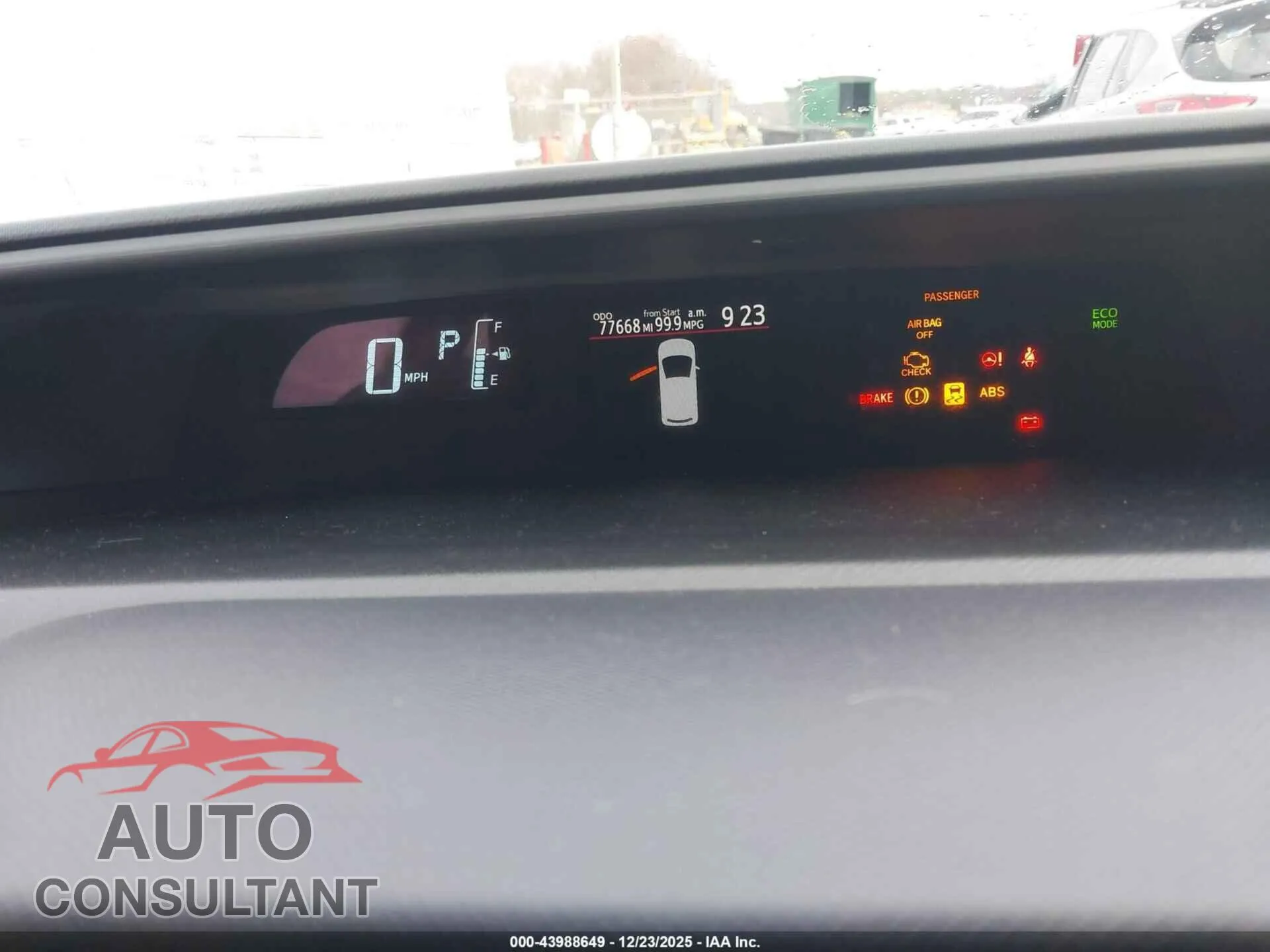 2015 TOYOTA PRIUS C Damaged VIN JTDKDTB37F1103649 – exterior detail