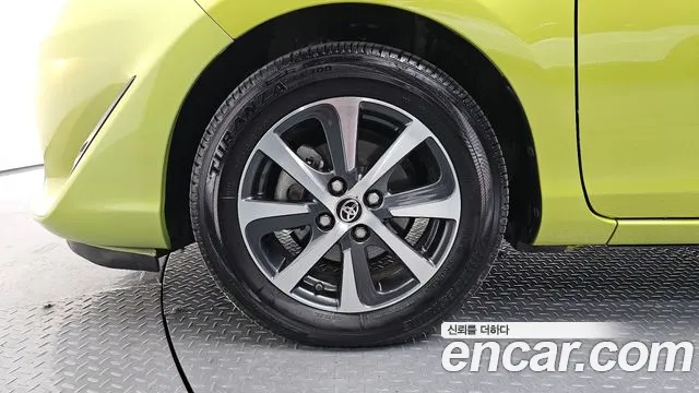 2018 Toyota Prius C 1.5 Sold VIN JTDKDTB39J1612103 – front exterior