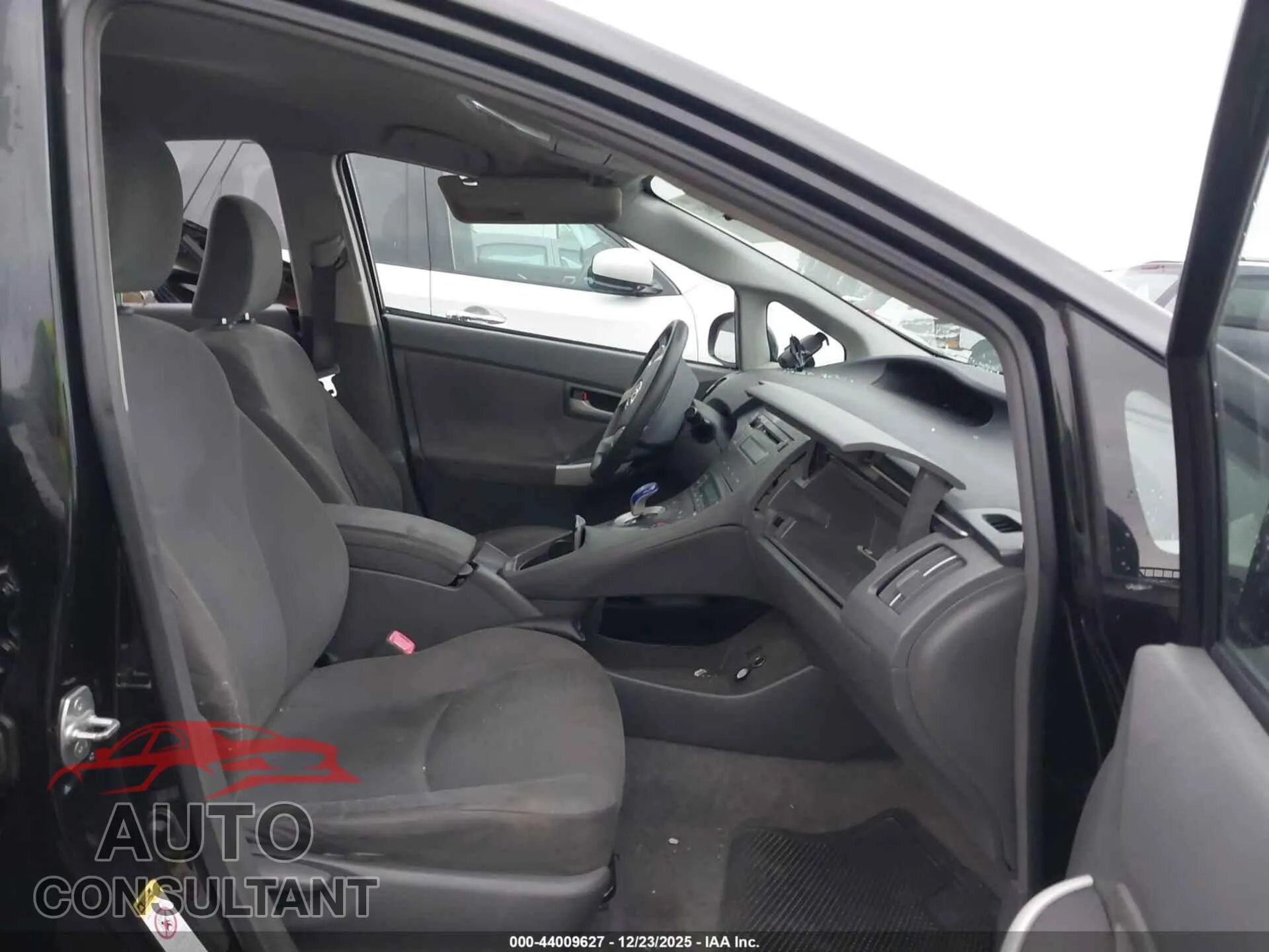 2010 TOYOTA PRIUS Damaged VIN JTDKN3DU2A0029977 – interior seats