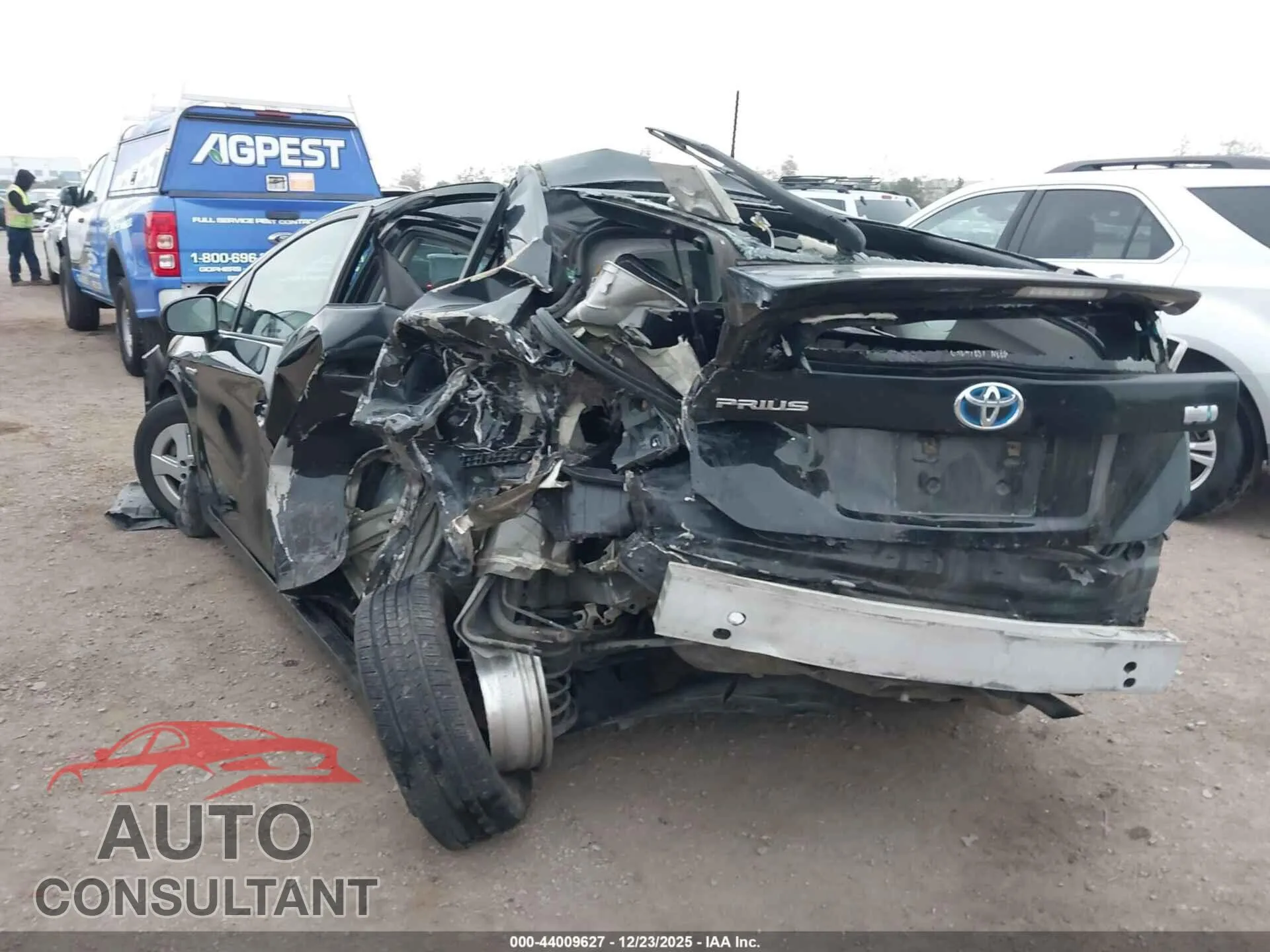 2010 TOYOTA PRIUS Damaged VIN JTDKN3DU2A0029977 – engine bay