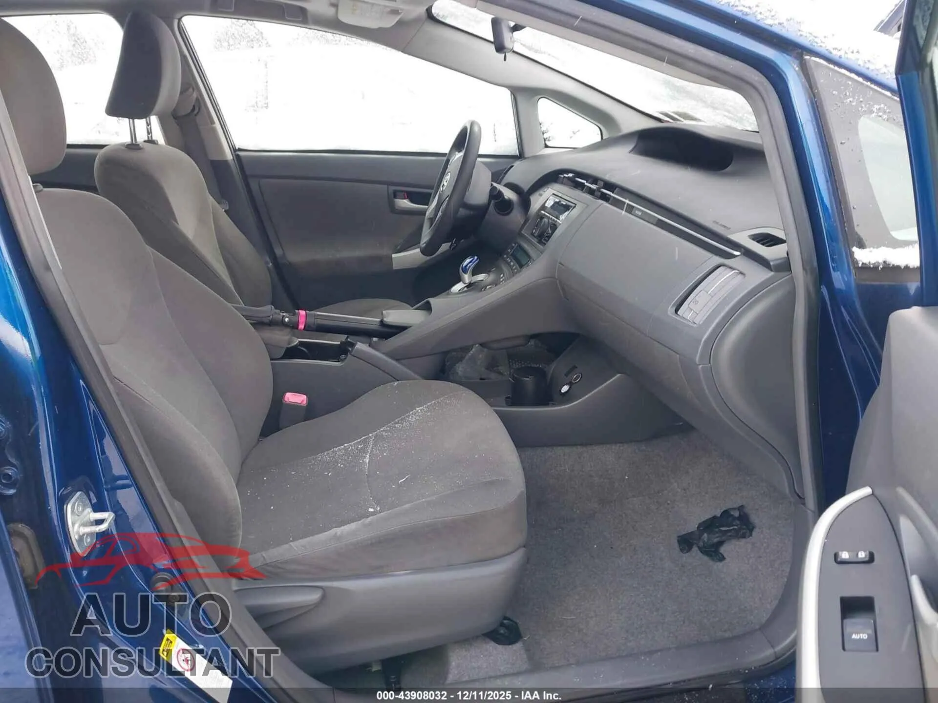 2010 TOYOTA PRIUS Damaged VIN JTDKN3DU2A0151254 – interior seats